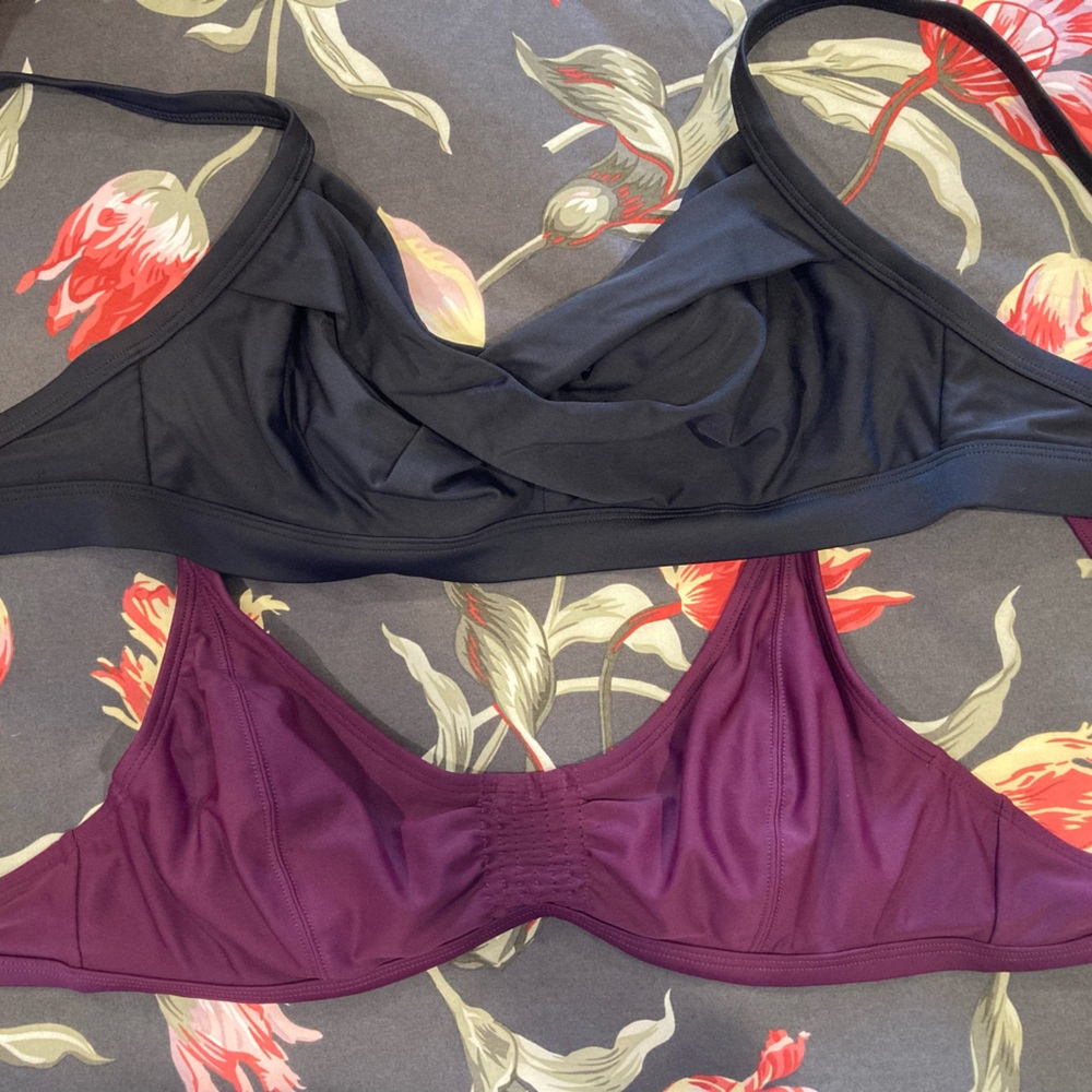 Set of 2 swim tops